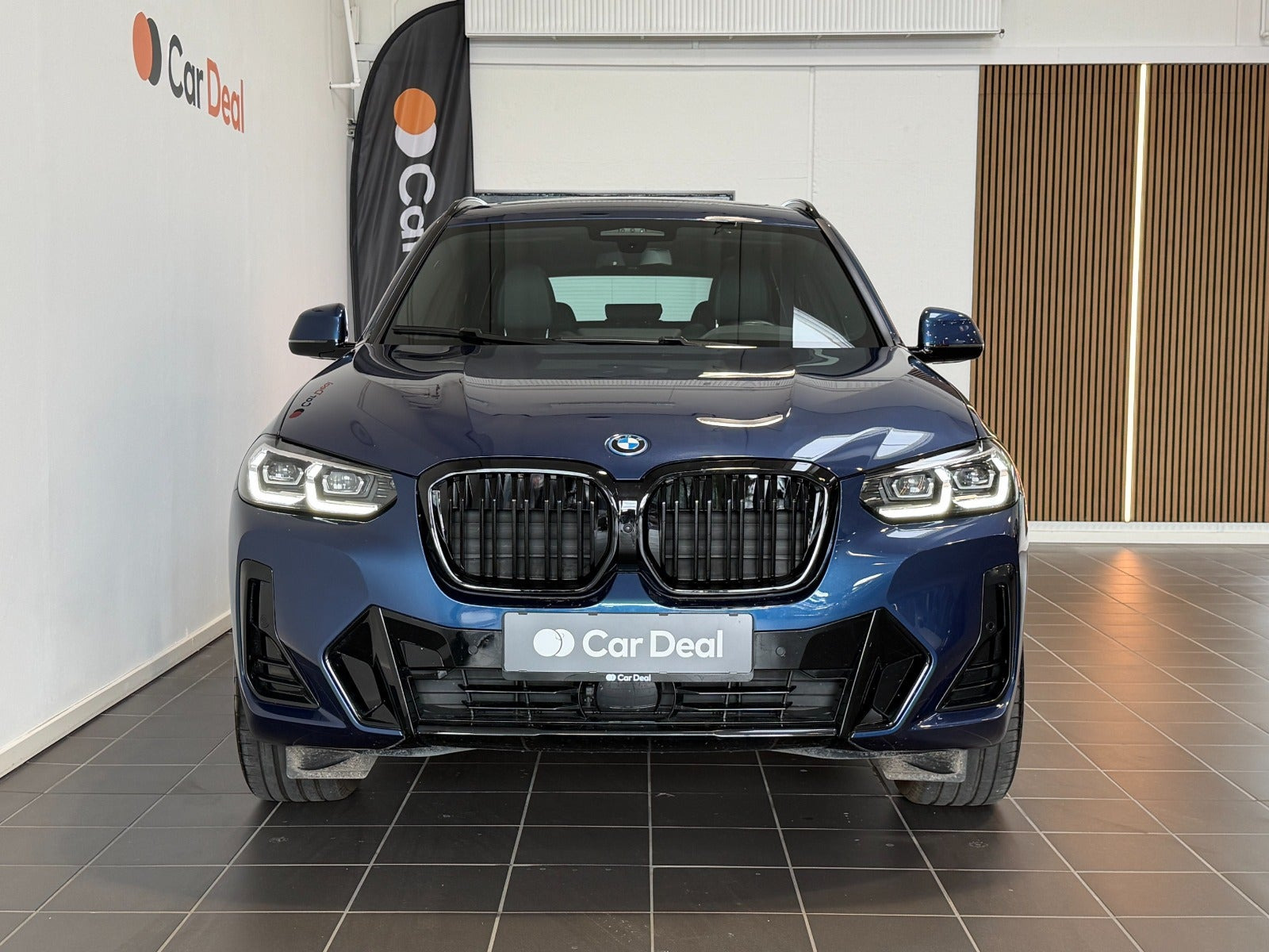 Blå BMW iX3 fra 2023