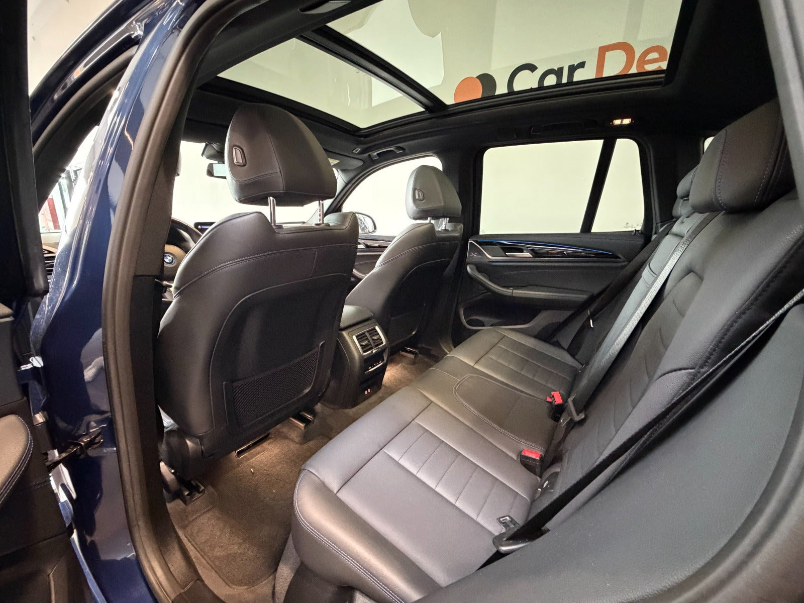 Blå BMW iX3 fra 2023