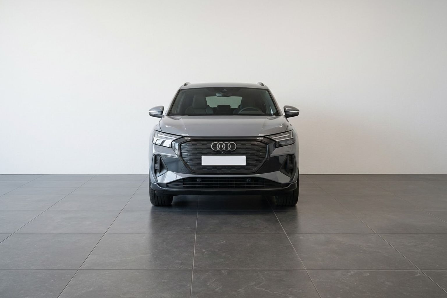Grå Audi Q4 fra 2022