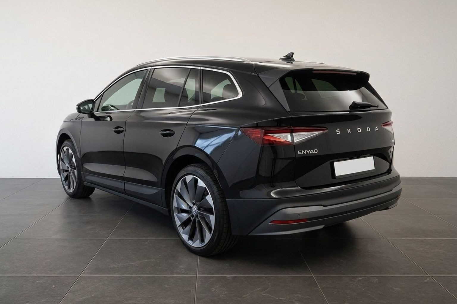 Sort Skoda Enyaq fra 2023