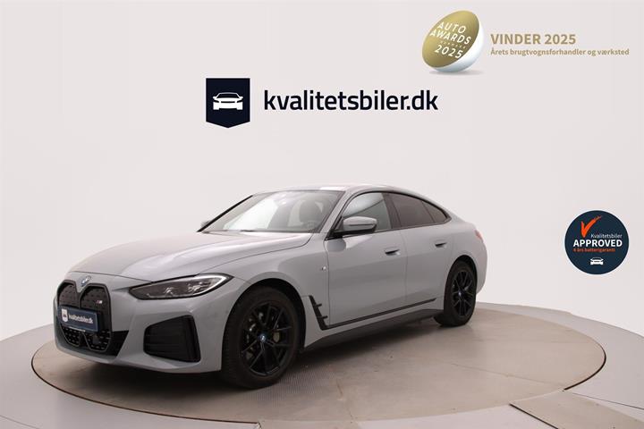 Grå BMW i4 fra 2024