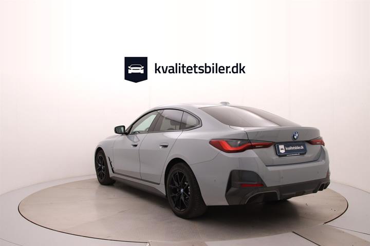 Grå BMW i4 fra 2024