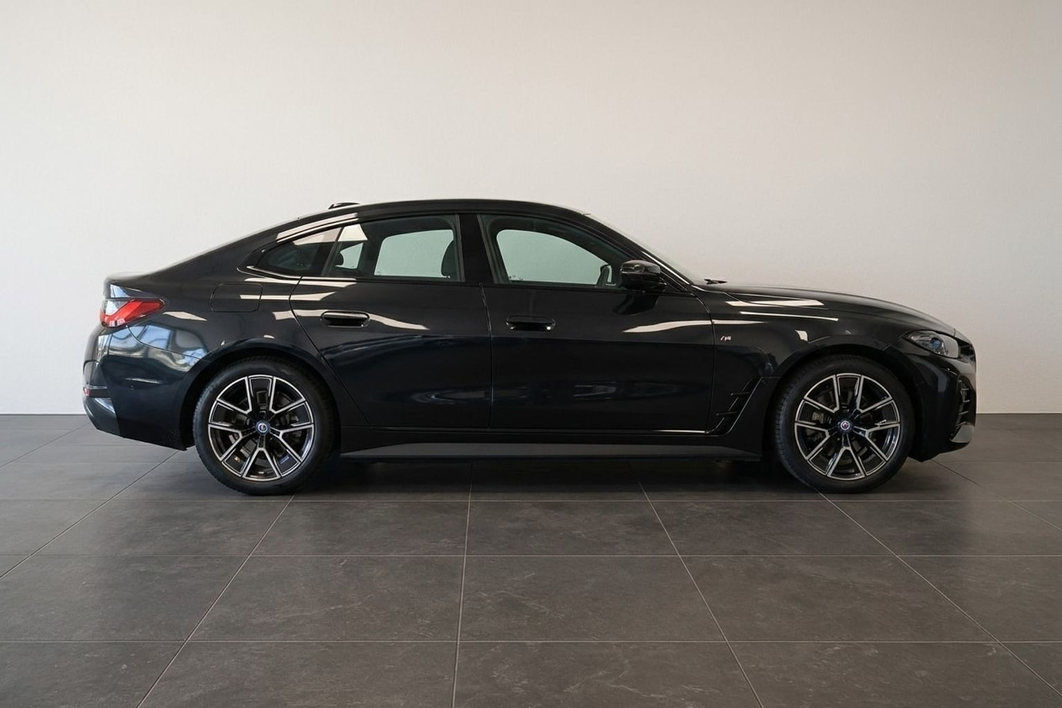 Sort BMW i4 fra 2022