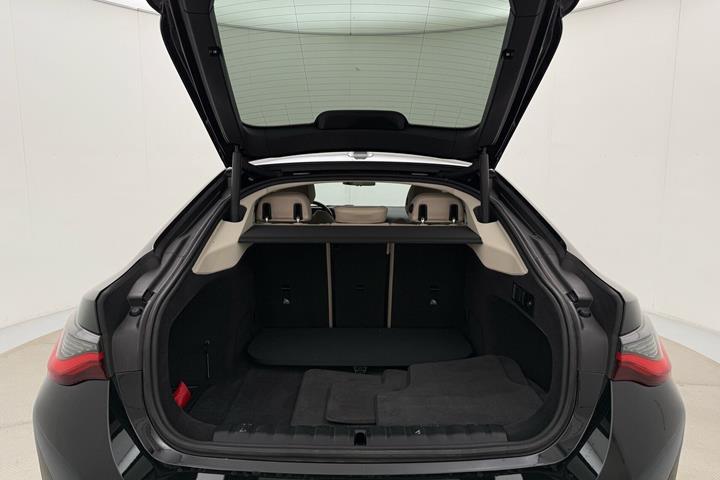 Sort BMW i4 fra 2023