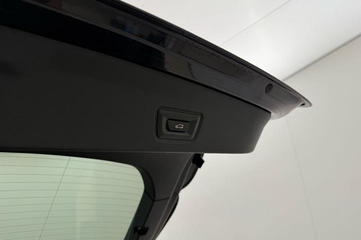 Sort BMW i4 fra 2023