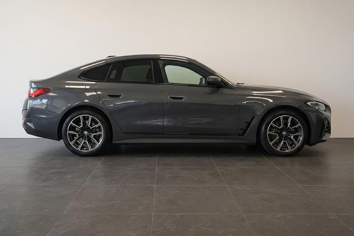 Grå BMW i4 fra 2022