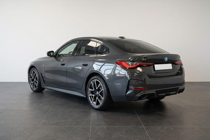 Grå BMW i4 fra 2022