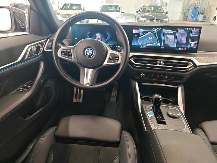 Grå BMW i4 fra 2022