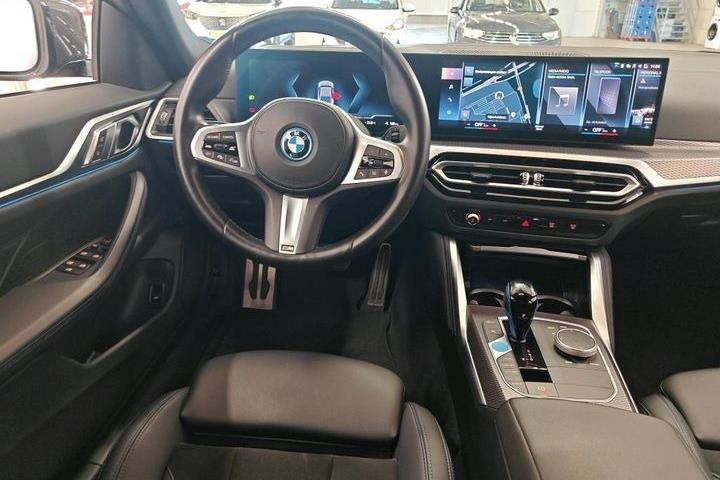 Grå BMW i4 fra 2022
