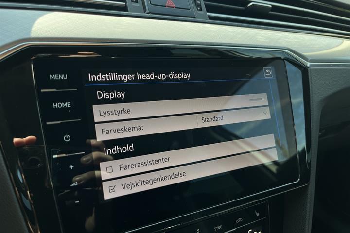 Sølv VW Passat fra 2021