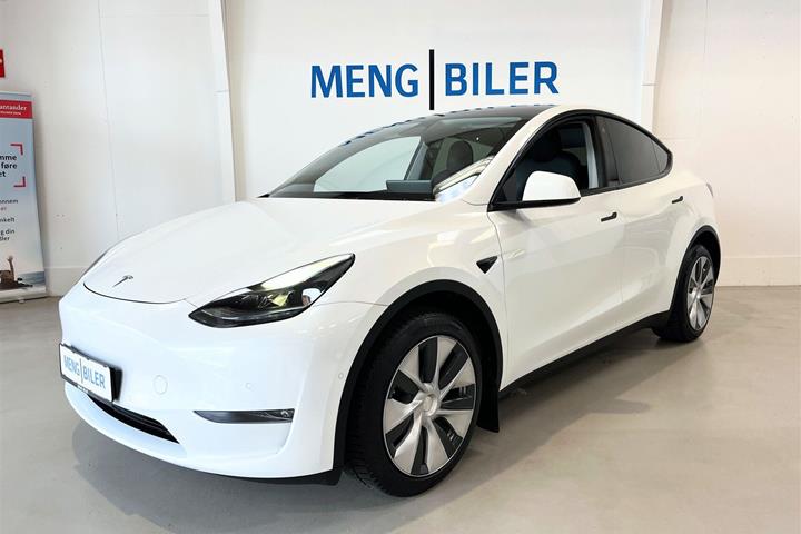 Hvid Tesla Model Y fra 2021