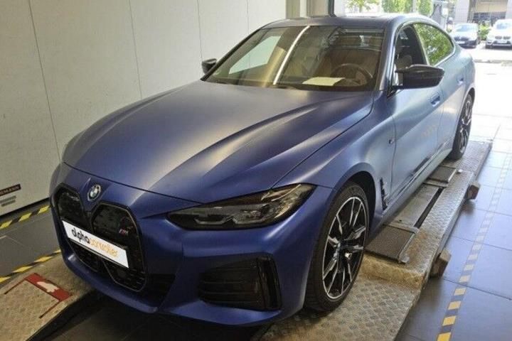 Blå BMW i4 fra 2023