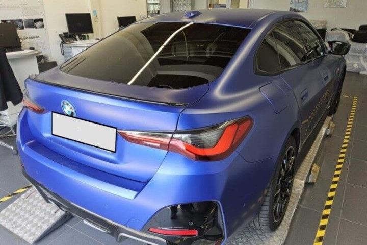 Blå BMW i4 fra 2023