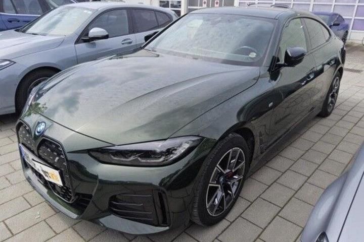 Grøn BMW i4 fra 2023