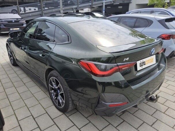 Grøn BMW i4 fra 2023