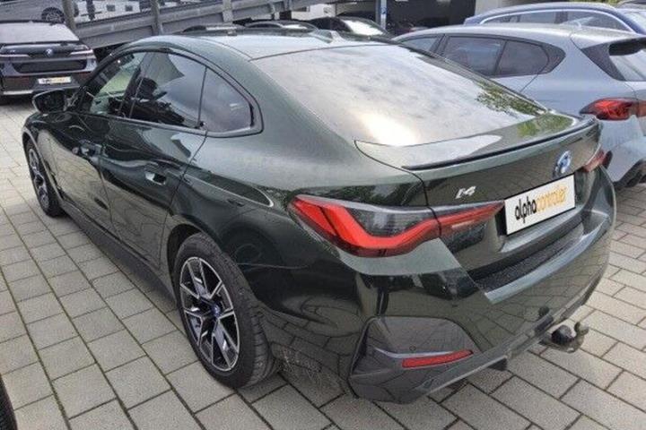 Grøn BMW i4 fra 2023