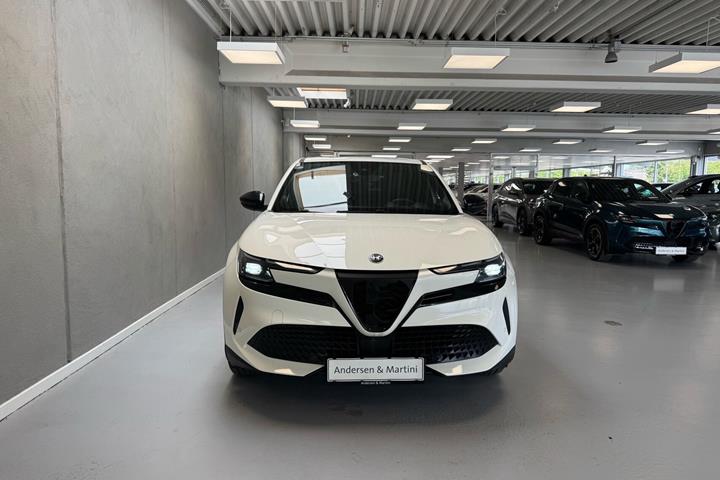 Hvid Alfa Romeo Junior fra 2025