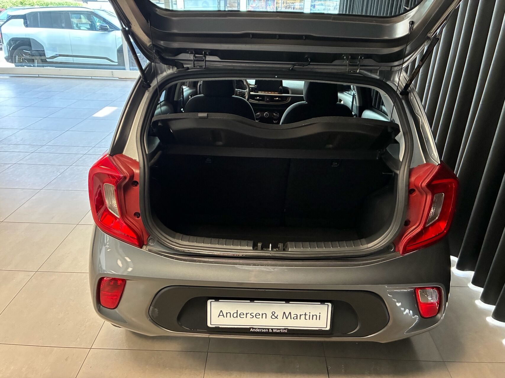 Grå Kia Picanto fra 2023