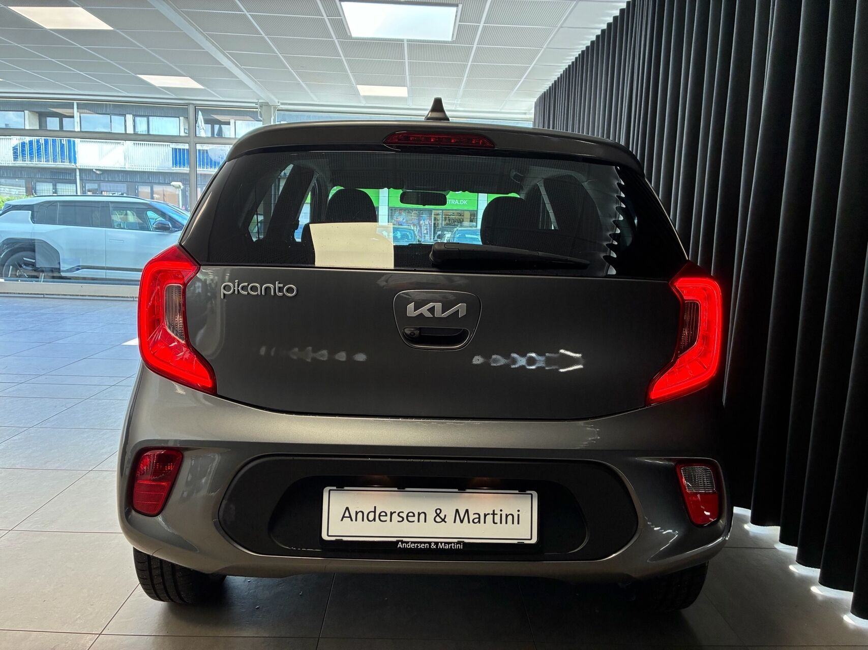 Grå Kia Picanto fra 2023