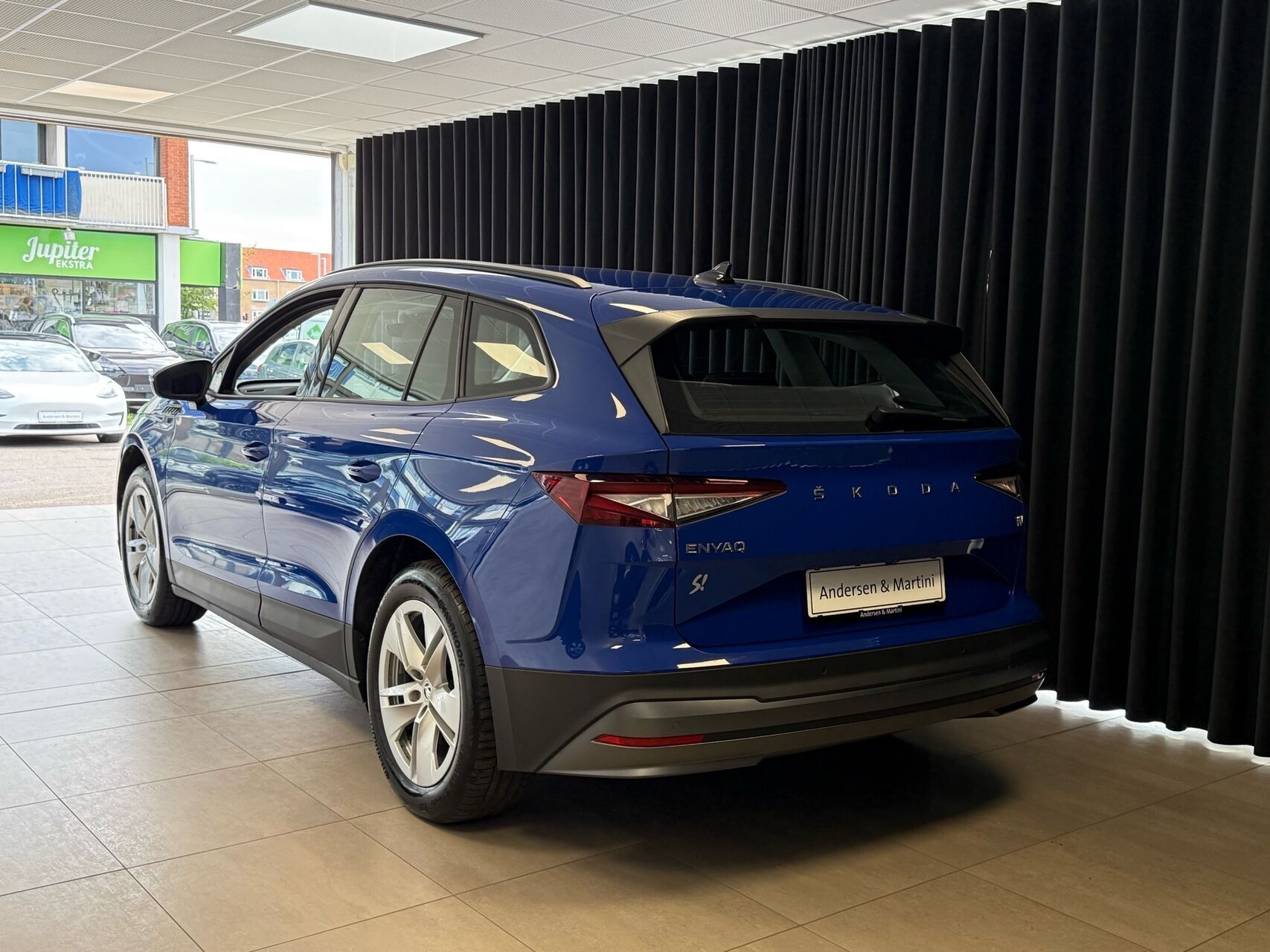Blå Skoda Enyaq fra 2023
