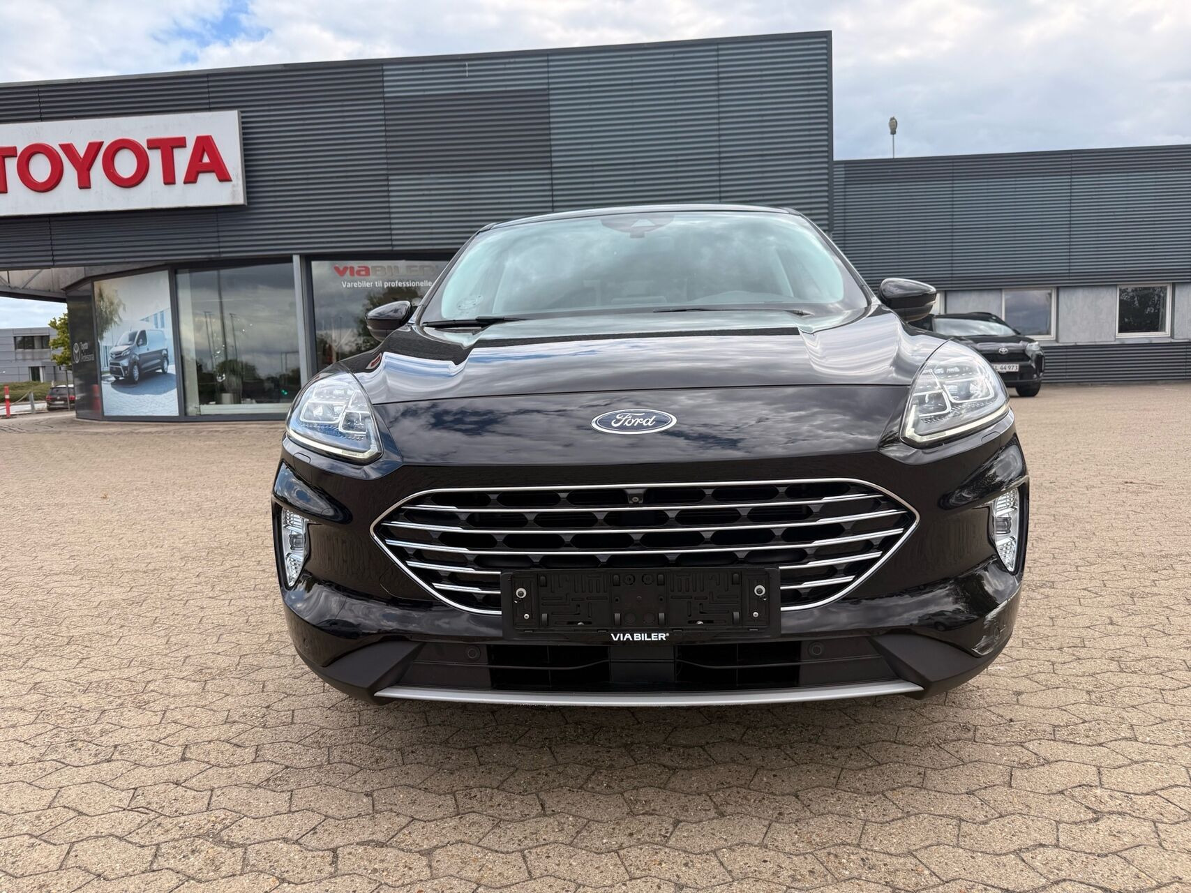 Sort Ford Kuga fra 2020