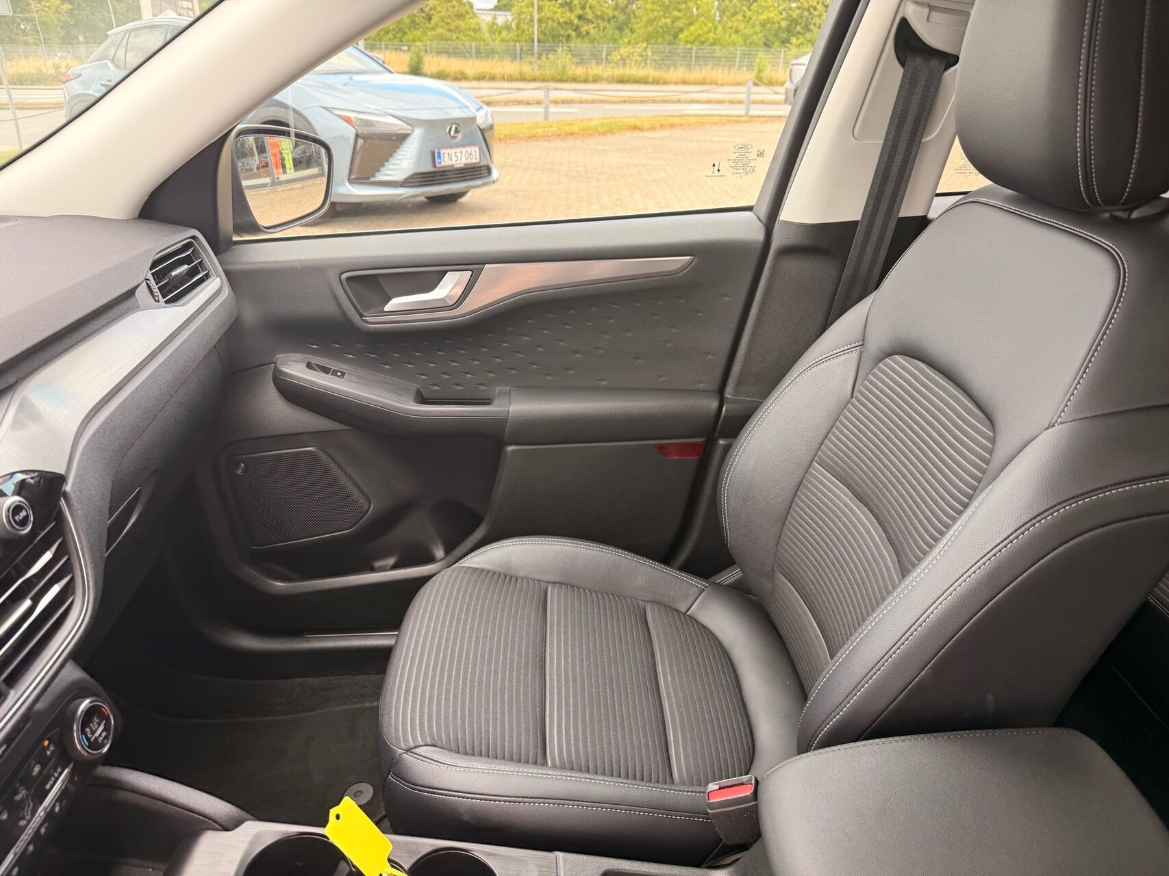 Sort Ford Kuga fra 2020