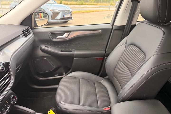 Sort Ford Kuga fra 2020
