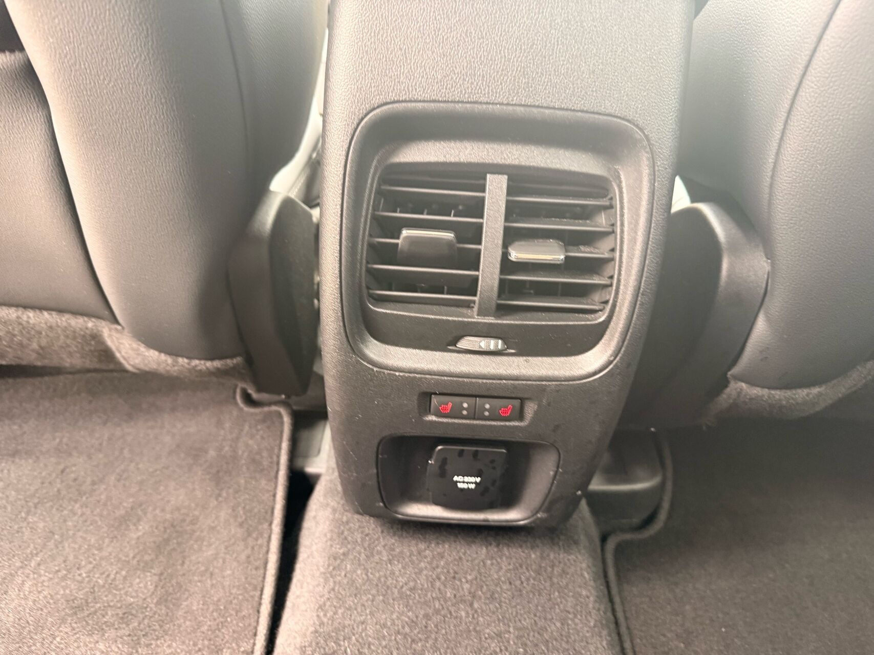 Sort Ford Kuga fra 2020