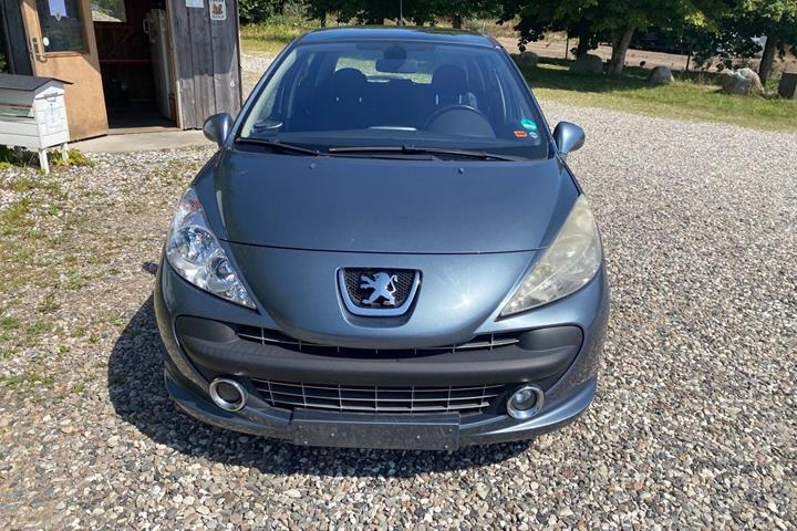Grå Peugeot 207 fra 2008