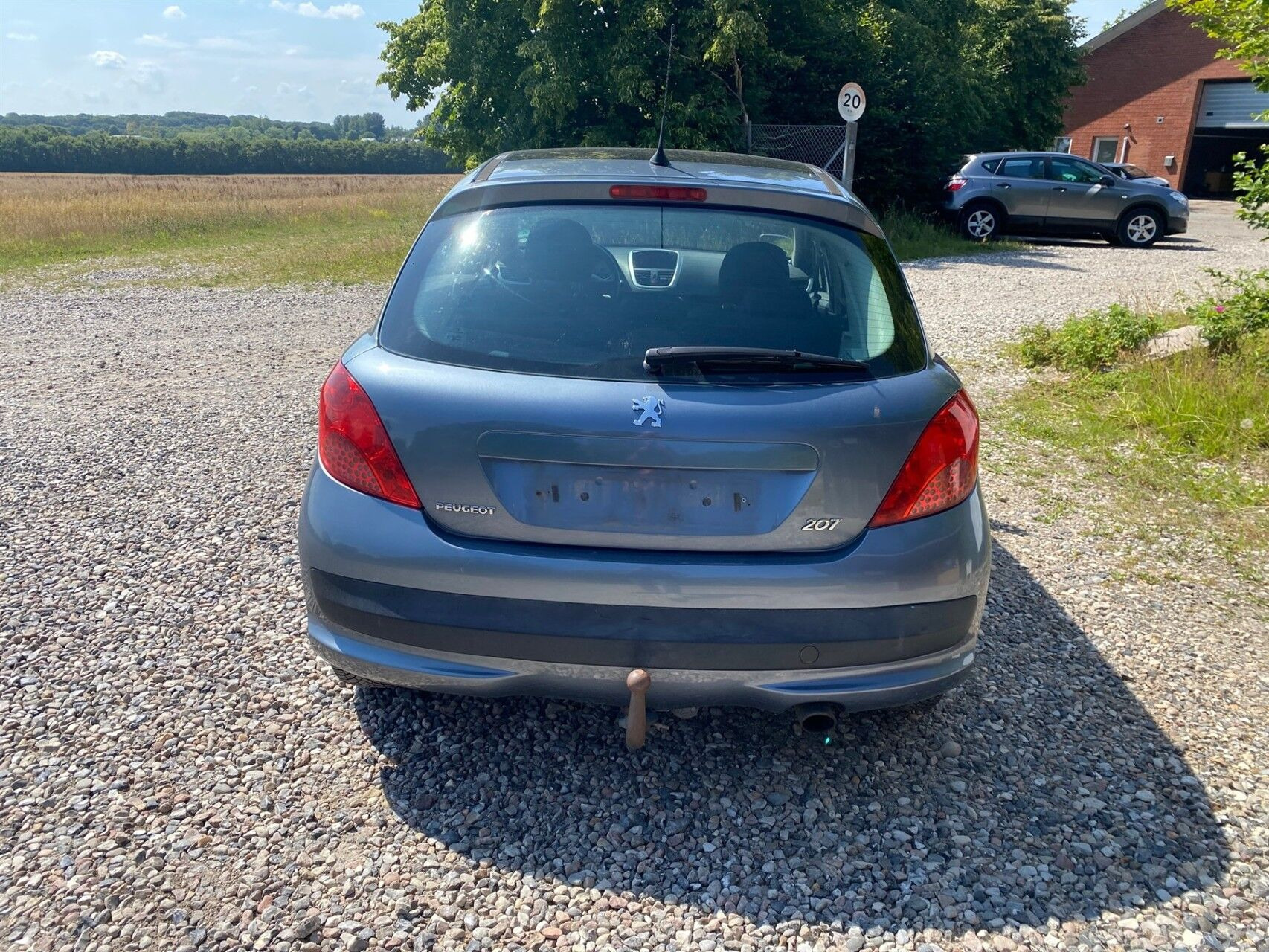 Grå Peugeot 207 fra 2008