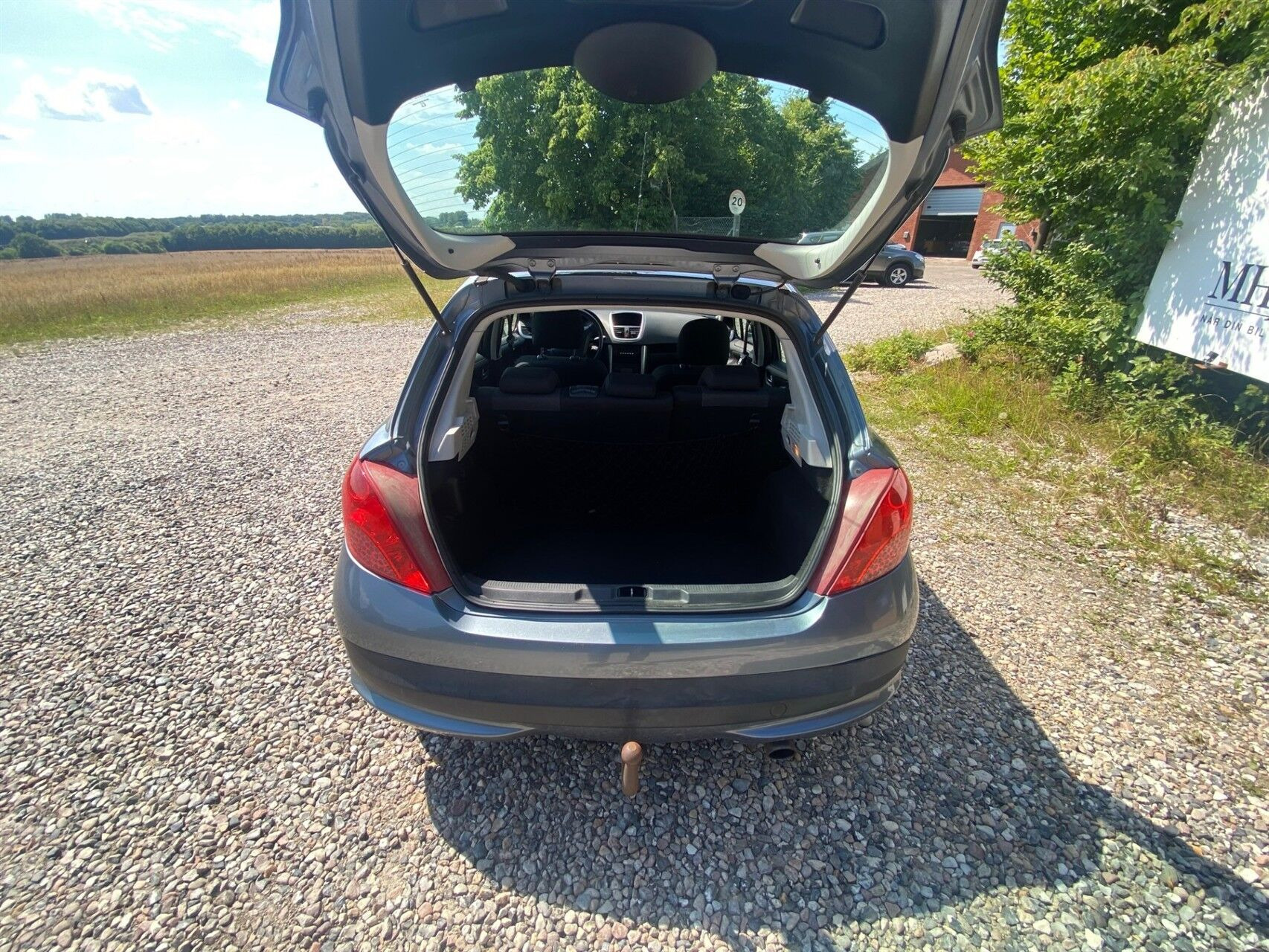 Grå Peugeot 207 fra 2008