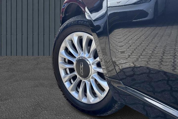 Sort Fiat 500C fra 2015