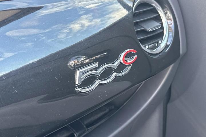 Sort Fiat 500C fra 2015
