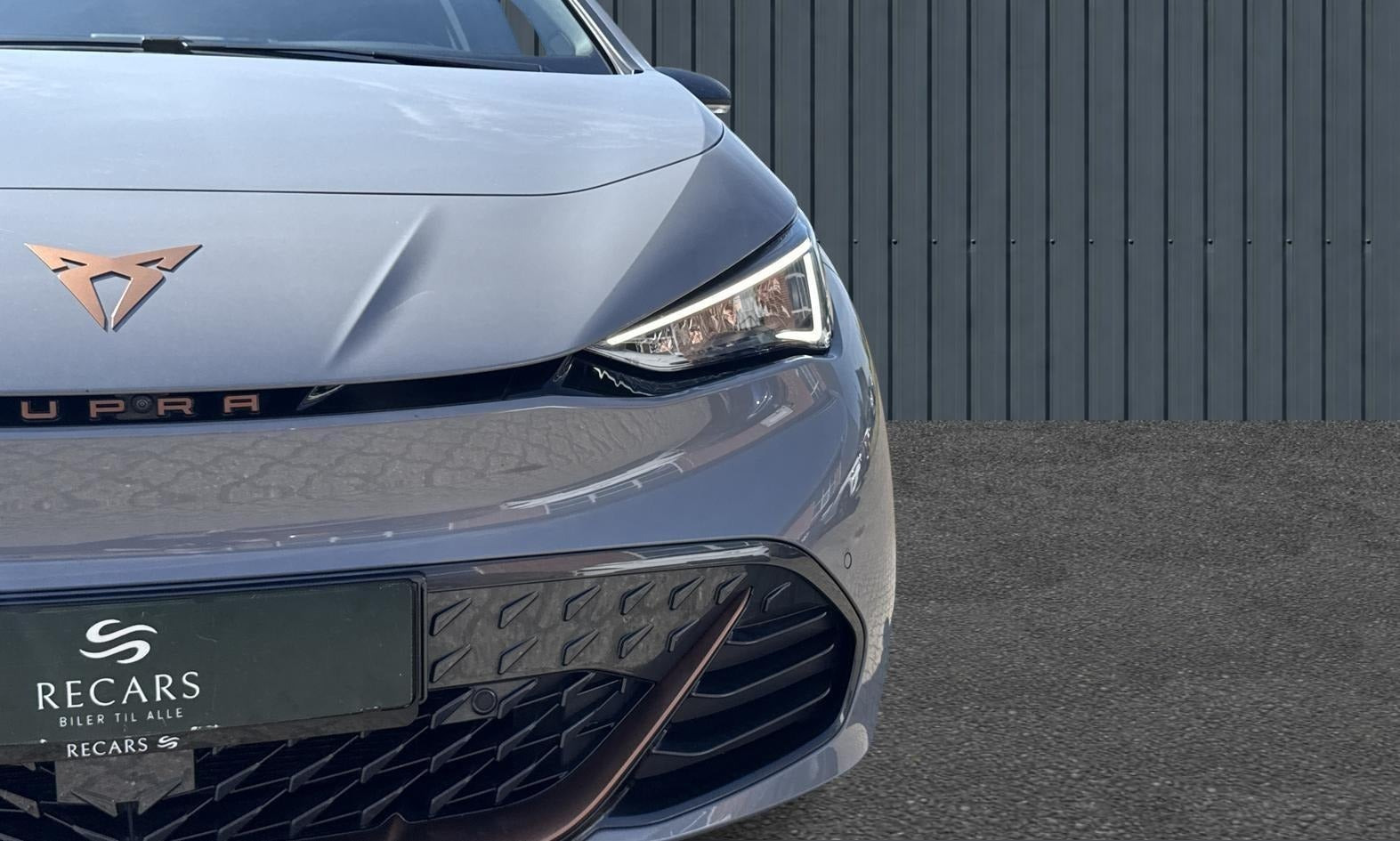 Grå Cupra Born fra 2023
