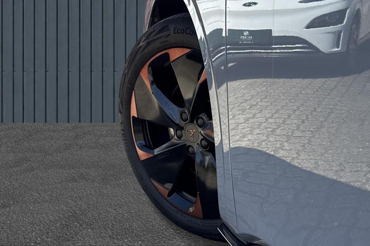 Grå Cupra Born fra 2023