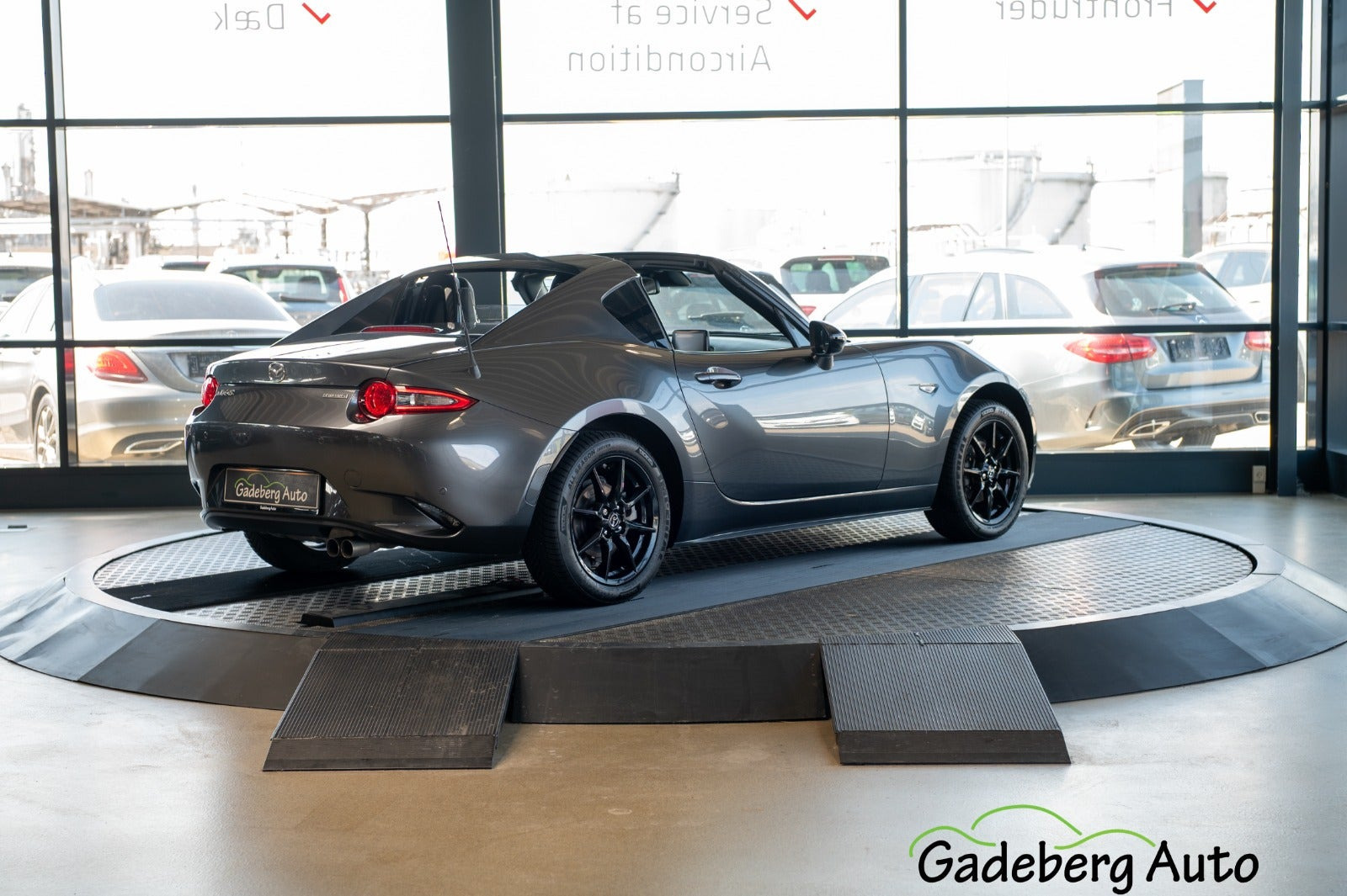 Grå Mazda MX-5 fra 2022