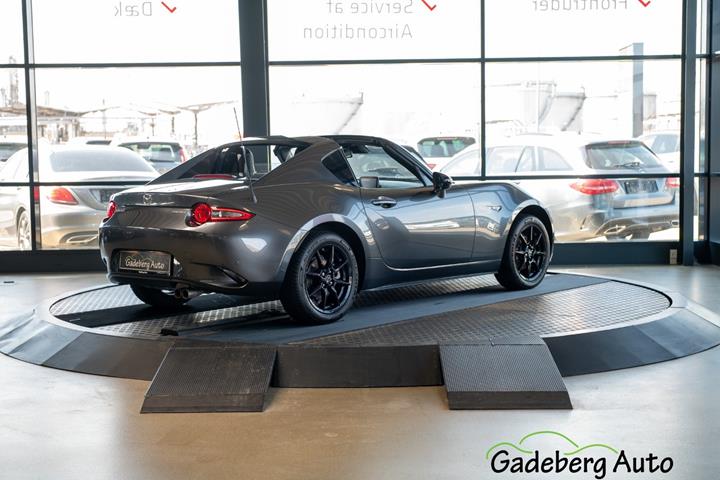 Grå Mazda MX-5 fra 2022