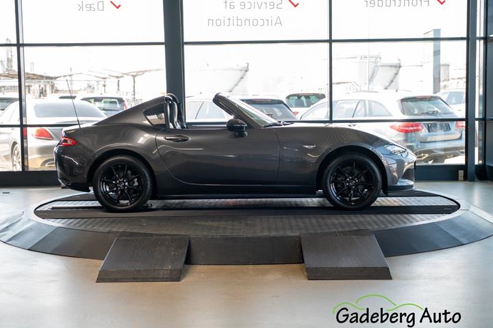 Grå Mazda MX-5 fra 2022