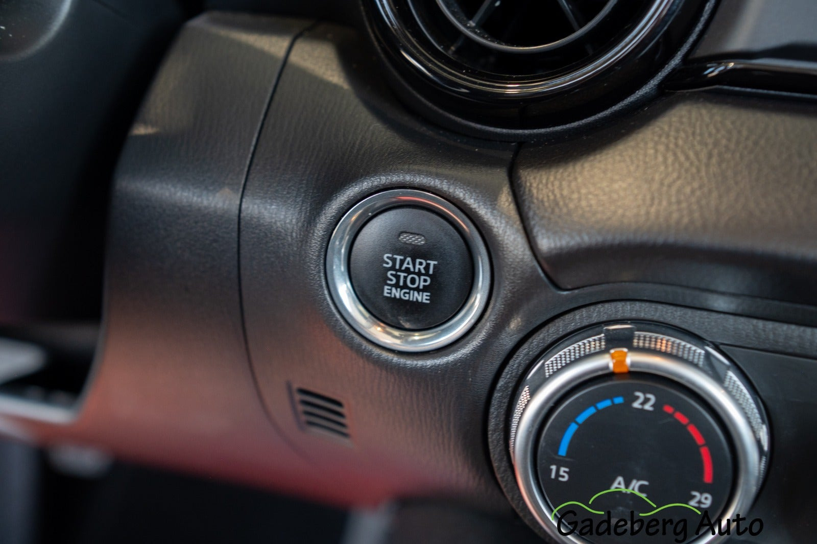 Grå Mazda MX-5 fra 2022