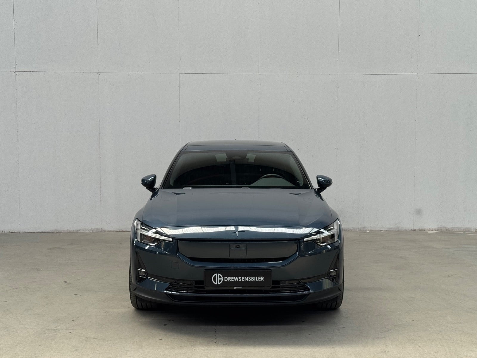 Blå Polestar 2 fra 2024
