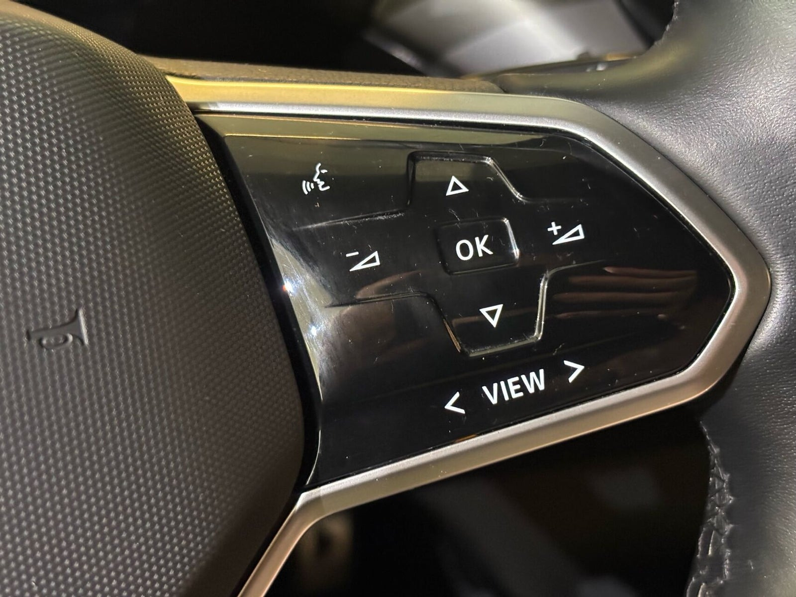 Grå VW ID.4 fra 2021