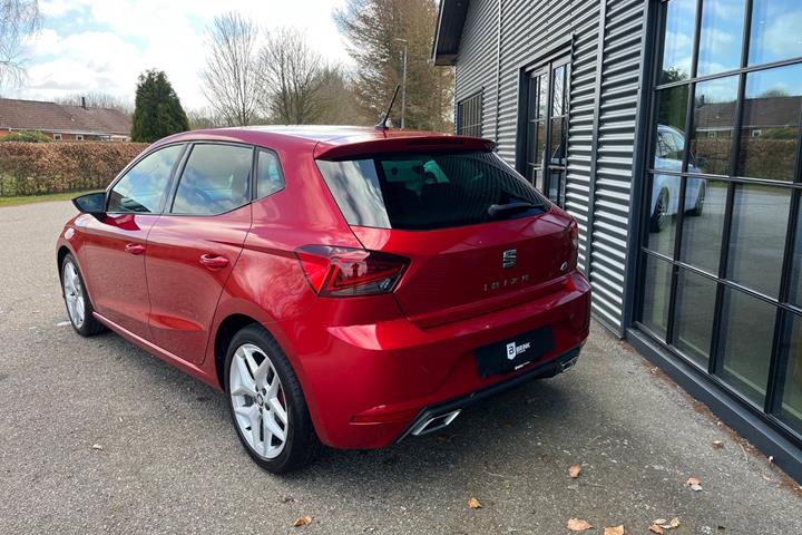 Rød Seat Ibiza fra 2018