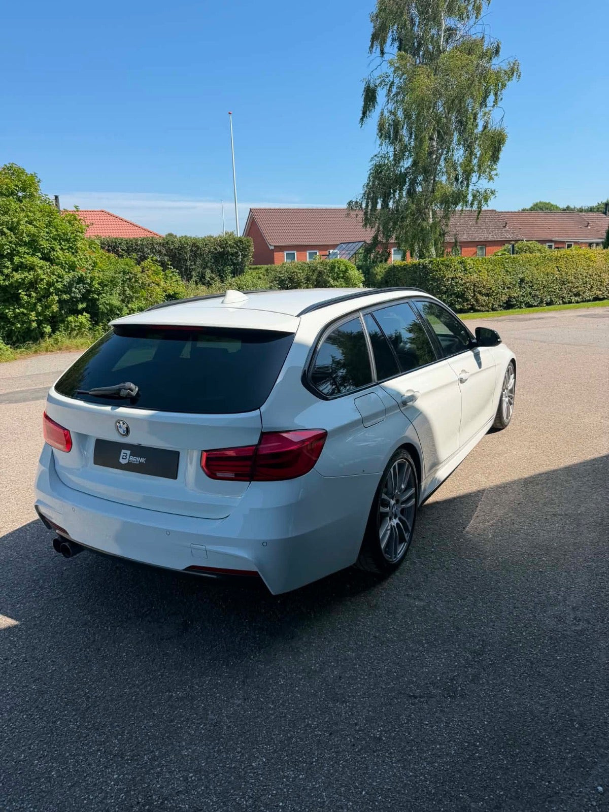 Sort BMW 330d fra 2013