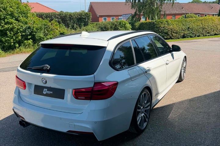 Sort BMW 330d fra 2013