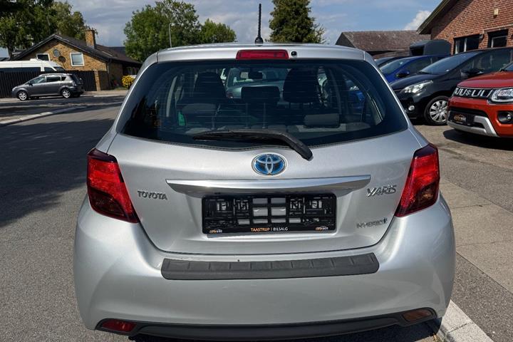 undefined Toyota Yaris fra 2015
