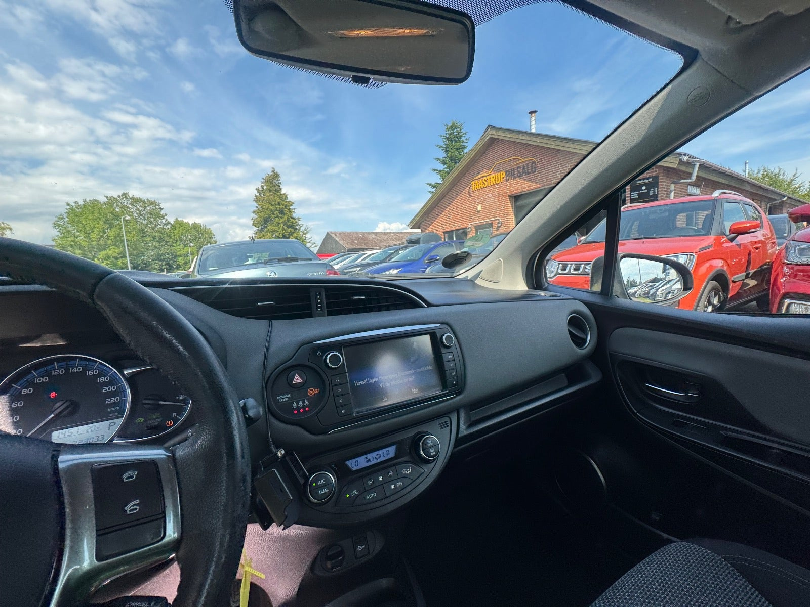 undefined Toyota Yaris fra 2015