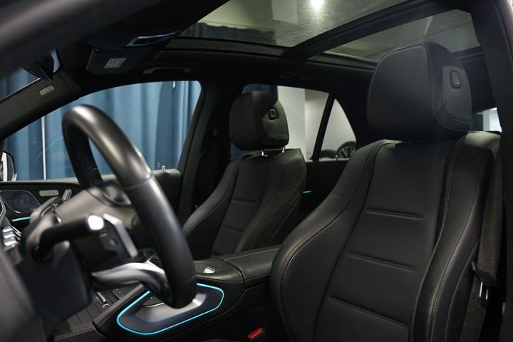 Grå Mercedes GLE350 de fra 2022