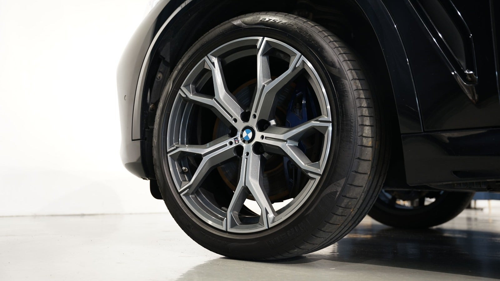 Sort BMW X5 fra 2020