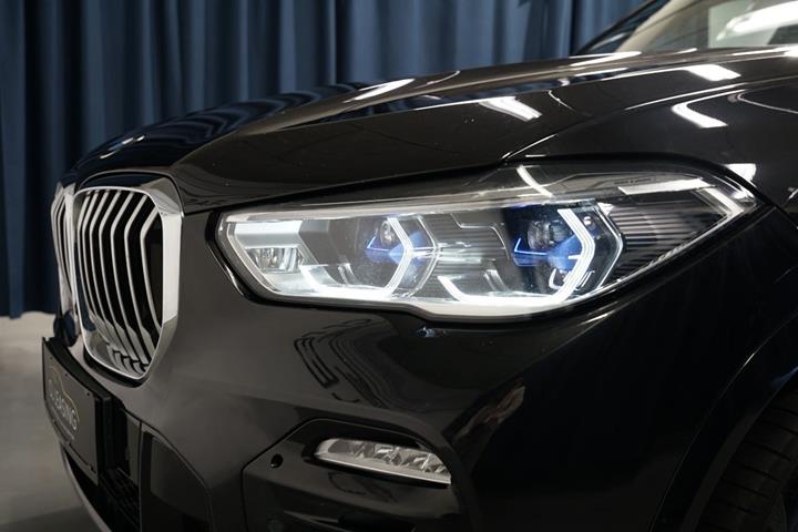 Sort BMW X5 fra 2020