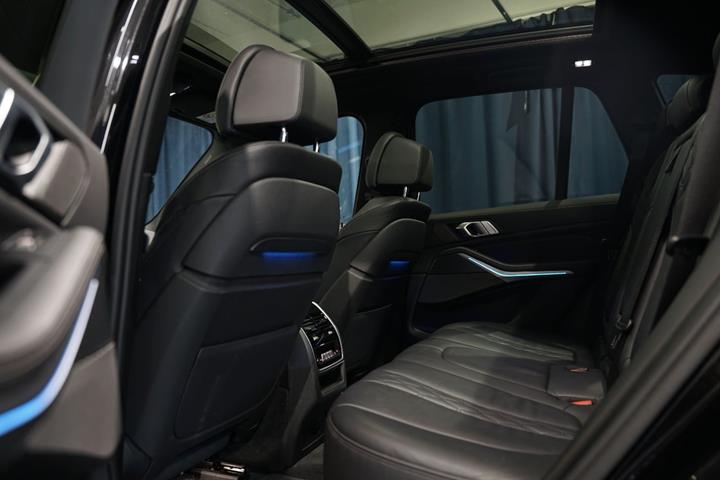 Sort BMW X5 fra 2020
